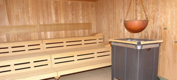Aromatherapie und Aufgüsse in der Sauna