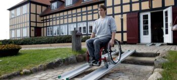 Im Rampenlicht: Mobile Rollstuhlrampen