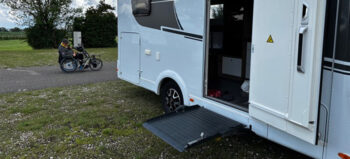 Ein Rollstuhlabenteuer: Urlaub im Wohnmobil und Tiny House