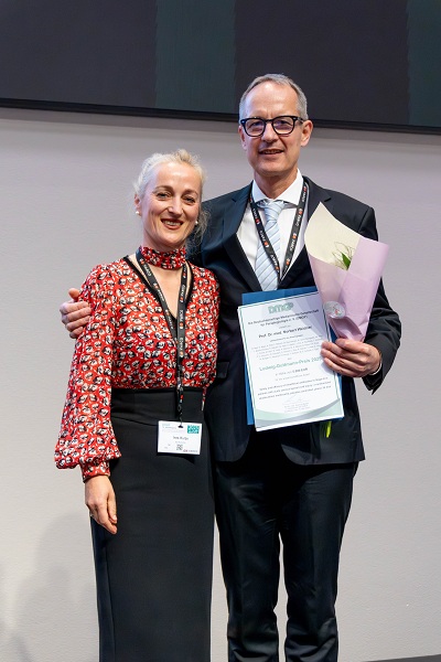 Laudatorin und Preisträger Prof. Norbert Weidner